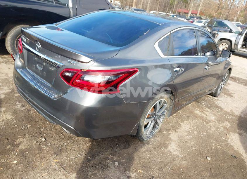 Photo 4 of 2017 Nissan Altima 2.5 SR (VIN 1N4AL3AP2HC127583)