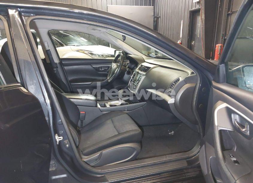 Photo 5 of 2017 Nissan Altima 2.5 S (VIN 1N4AL3AP2HC129768)