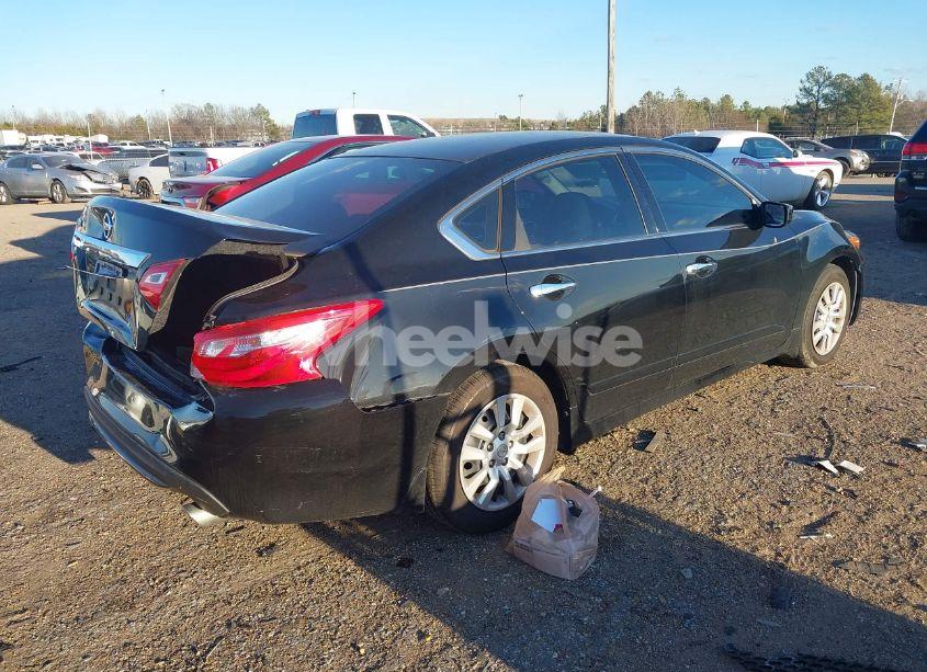 Photo 4 of 2017 Nissan Altima 2.5 S (VIN 1N4AL3AP2HC134758)