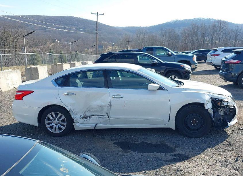 Photo 13 of 2017 Nissan Altima 2.5 S (VIN 1N4AL3AP2HC139295)