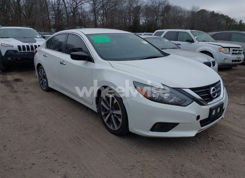 2017 Nissan Altima 2.5 SR (VIN 1N4AL3AP2HC148286) main photo