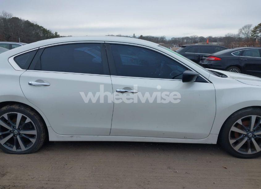 Photo 12 of 2017 Nissan Altima 2.5 SR (VIN 1N4AL3AP2HC148286)