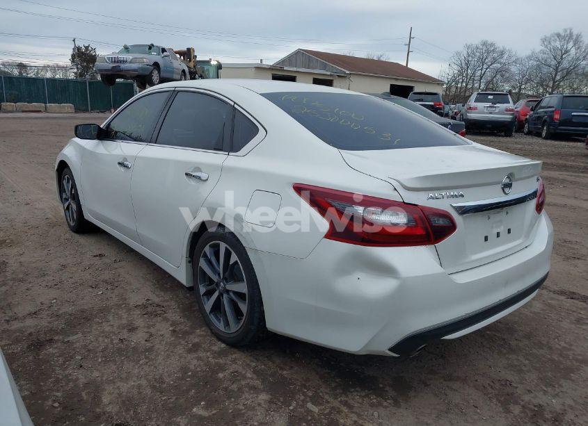 Photo 3 of 2017 Nissan Altima 2.5 SR (VIN 1N4AL3AP2HC148286)