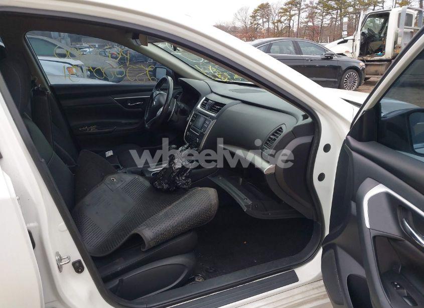 Photo 5 of 2017 Nissan Altima 2.5 SR (VIN 1N4AL3AP2HC148286)