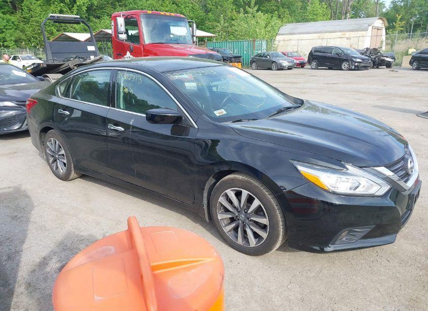 2017 Nissan Altima 2.5 SV (VIN 1N4AL3AP2HC159806) main photo