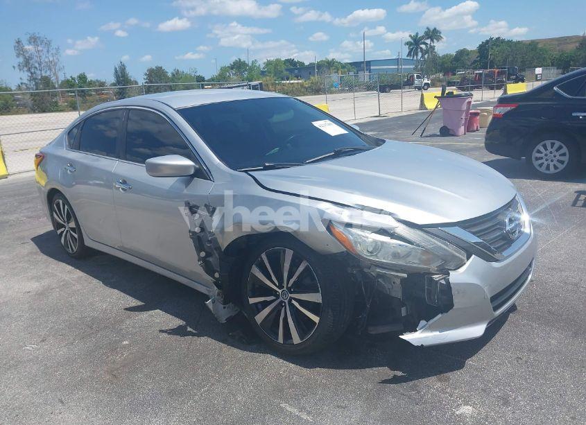 2017 Nissan Altima 2.5 SR (VIN 1N4AL3AP2HC164553) main photo
