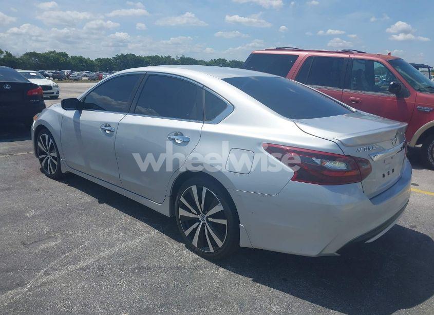Photo 3 of 2017 Nissan Altima 2.5 SR (VIN 1N4AL3AP2HC164553)