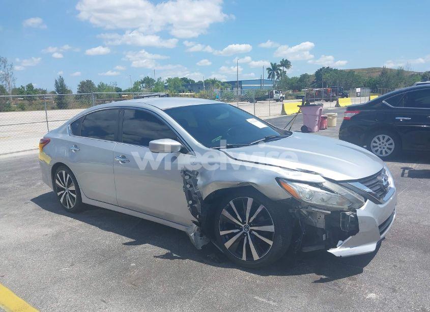 Photo 6 of 2017 Nissan Altima 2.5 SR (VIN 1N4AL3AP2HC164553)