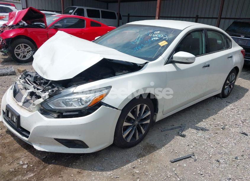 Photo 2 of 2017 Nissan Altima 2.5 SL (VIN 1N4AL3AP2HC170787)