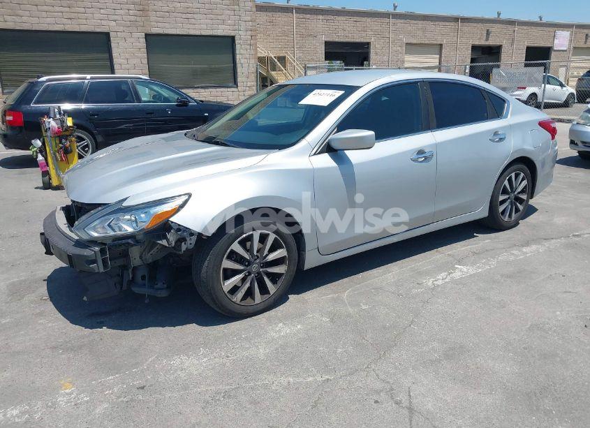 Photo 2 of 2017 Nissan Altima 2.5 SV (VIN 1N4AL3AP2HC171342)