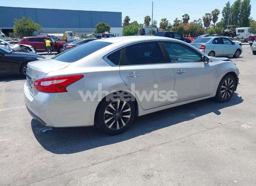 Photo 4 of 2017 Nissan Altima 2.5 SV (VIN 1N4AL3AP2HC171342)