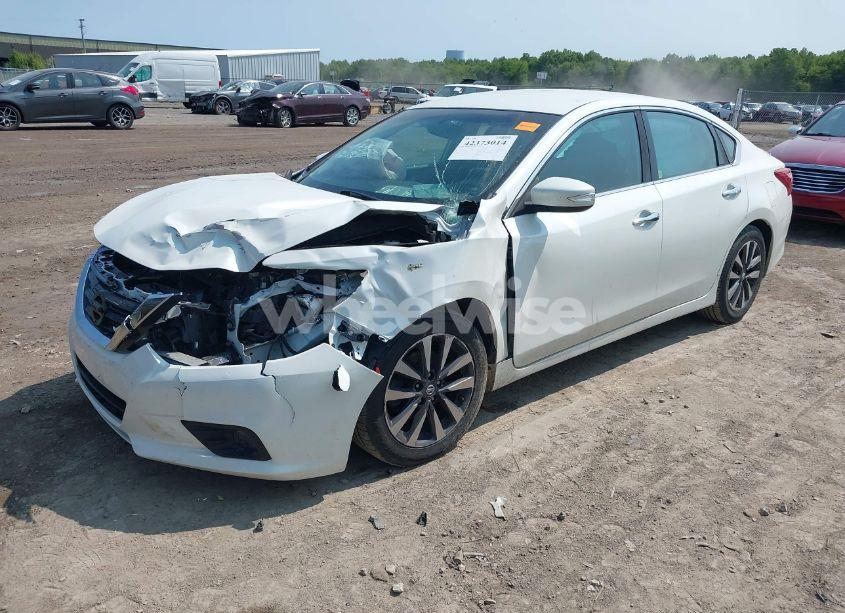 Photo 2 of 2017 Nissan Altima 2.5 SL (VIN 1N4AL3AP2HC172233)