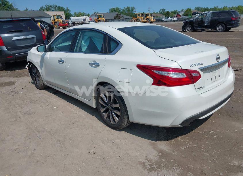 Photo 3 of 2017 Nissan Altima 2.5 SL (VIN 1N4AL3AP2HC172233)