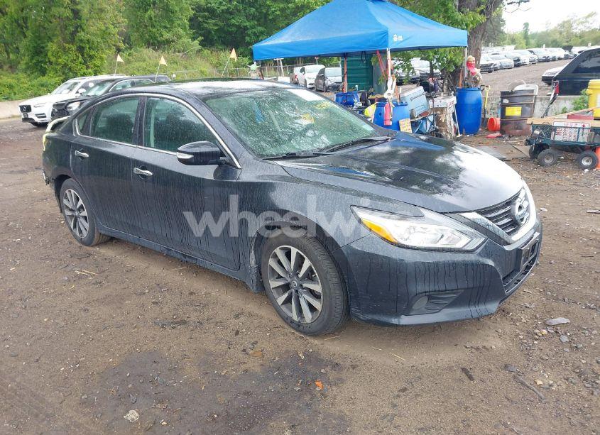 2017 Nissan Altima 2.5 SV (VIN 1N4AL3AP2HC174645) main photo