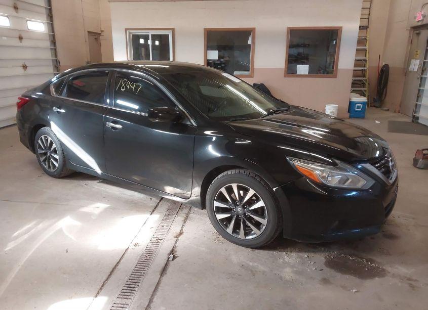 2017 Nissan Altima 2.5 SV (VIN 1N4AL3AP2HC177559) main photo