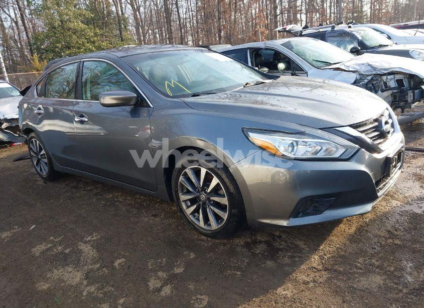 2017 Nissan Altima 2.5 SV (VIN 1N4AL3AP2HC183510) main photo