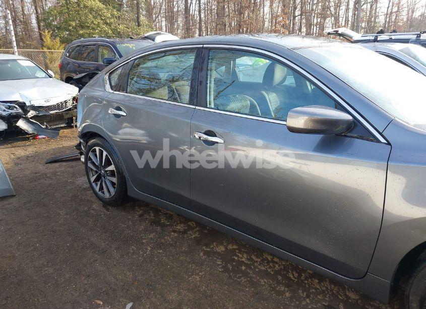 Photo 14 of 2017 Nissan Altima 2.5 SV (VIN 1N4AL3AP2HC183510)