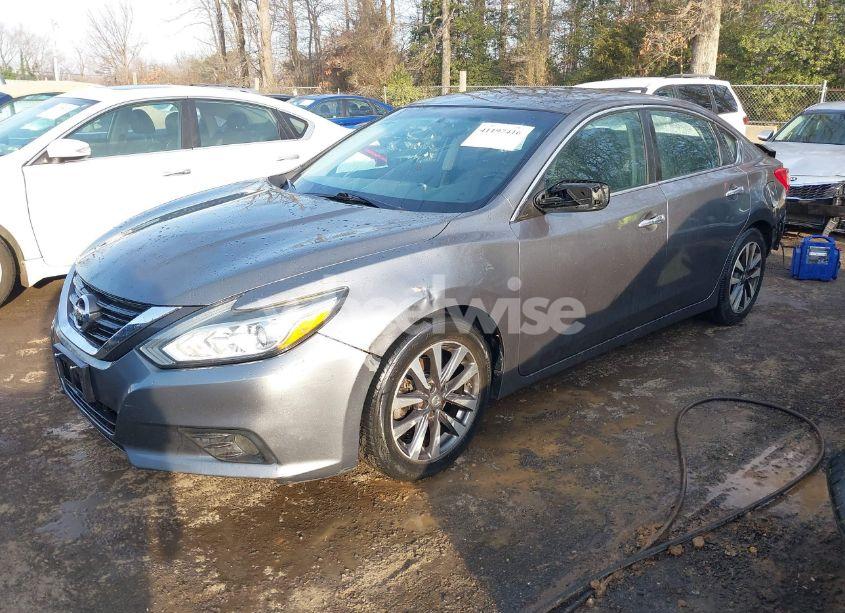 Photo 2 of 2017 Nissan Altima 2.5 SV (VIN 1N4AL3AP2HC183510)