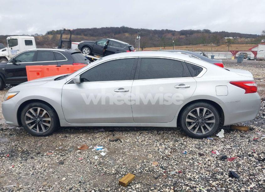 Photo 13 of 2017 Nissan Altima 2.5 SV (VIN 1N4AL3AP2HC188092)