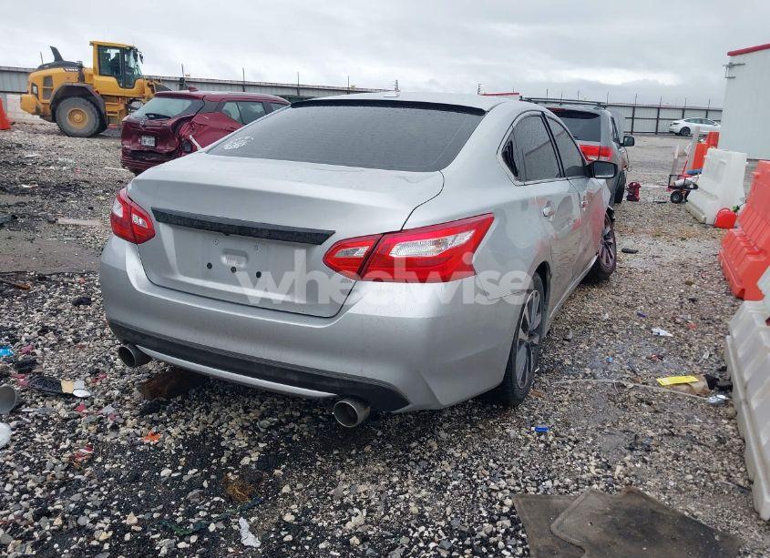 Photo 4 of 2017 Nissan Altima 2.5 SV (VIN 1N4AL3AP2HC188092)