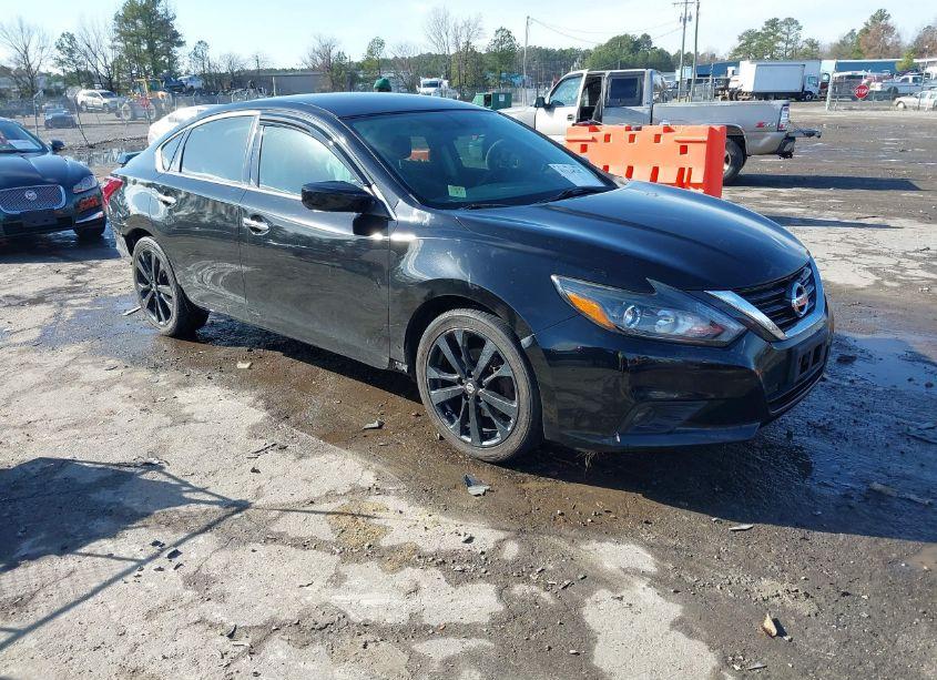2017 Nissan Altima 2.5 SR (VIN 1N4AL3AP2HC220488) main photo