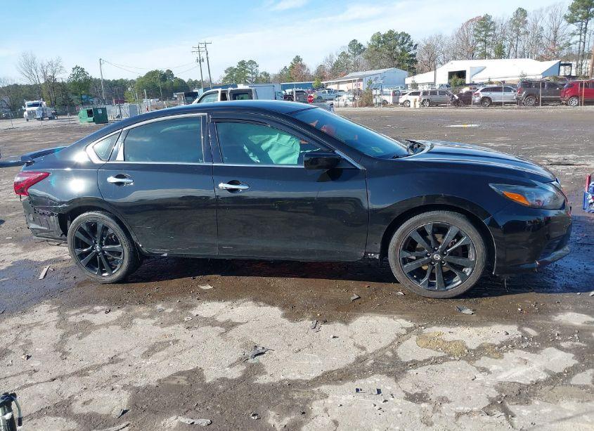 Photo 13 of 2017 Nissan Altima 2.5 SR (VIN 1N4AL3AP2HC220488)