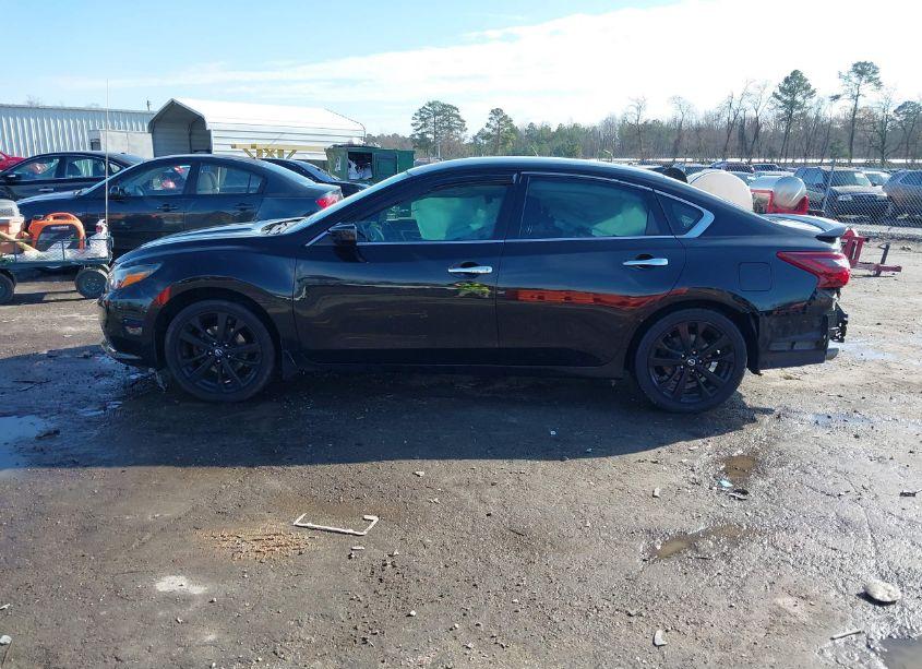 Photo 14 of 2017 Nissan Altima 2.5 SR (VIN 1N4AL3AP2HC220488)