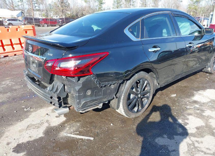 Photo 6 of 2017 Nissan Altima 2.5 SR (VIN 1N4AL3AP2HC220488)