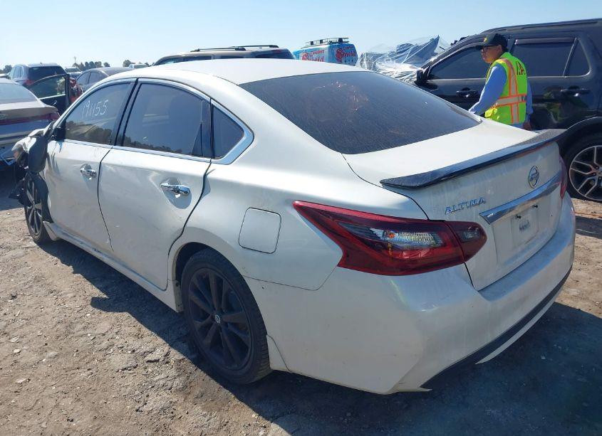 Photo 3 of 2017 Nissan Altima 2.5 SR (VIN 1N4AL3AP2HC227604)