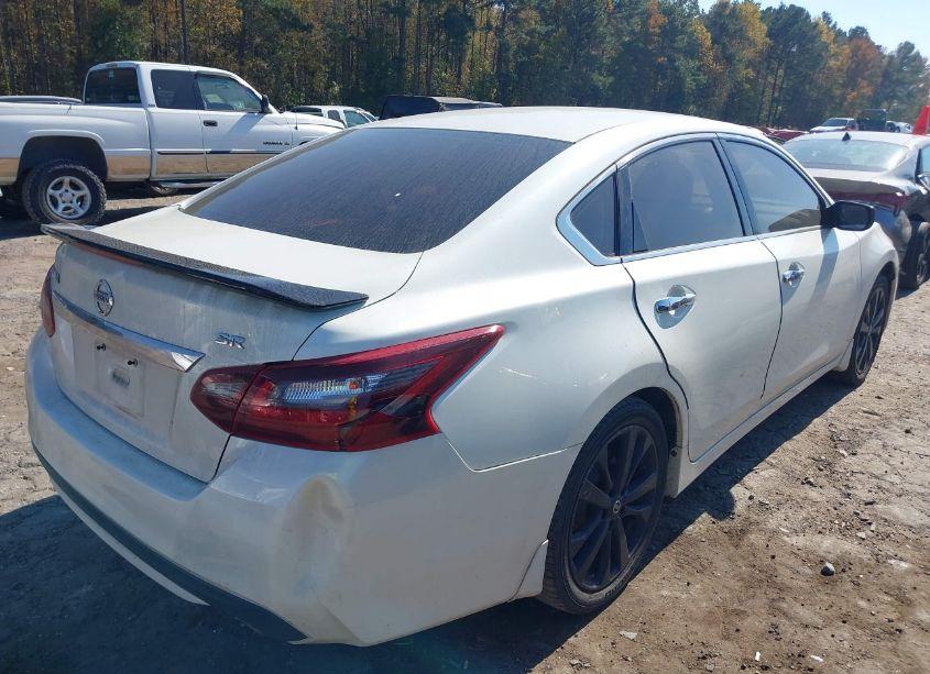 Photo 4 of 2017 Nissan Altima 2.5 SR (VIN 1N4AL3AP2HC227604)