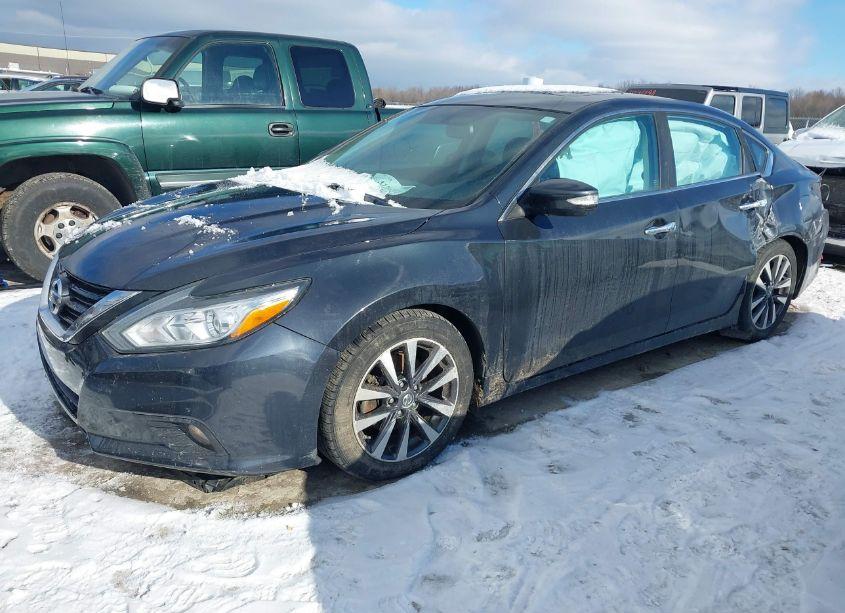 Photo 2 of 2017 Nissan Altima 2.5 SL (VIN 1N4AL3AP2HC229630)