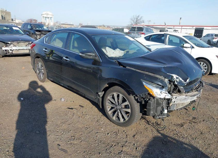 2017 Nissan Altima 2.5 SV (VIN 1N4AL3AP2HC234892) main photo