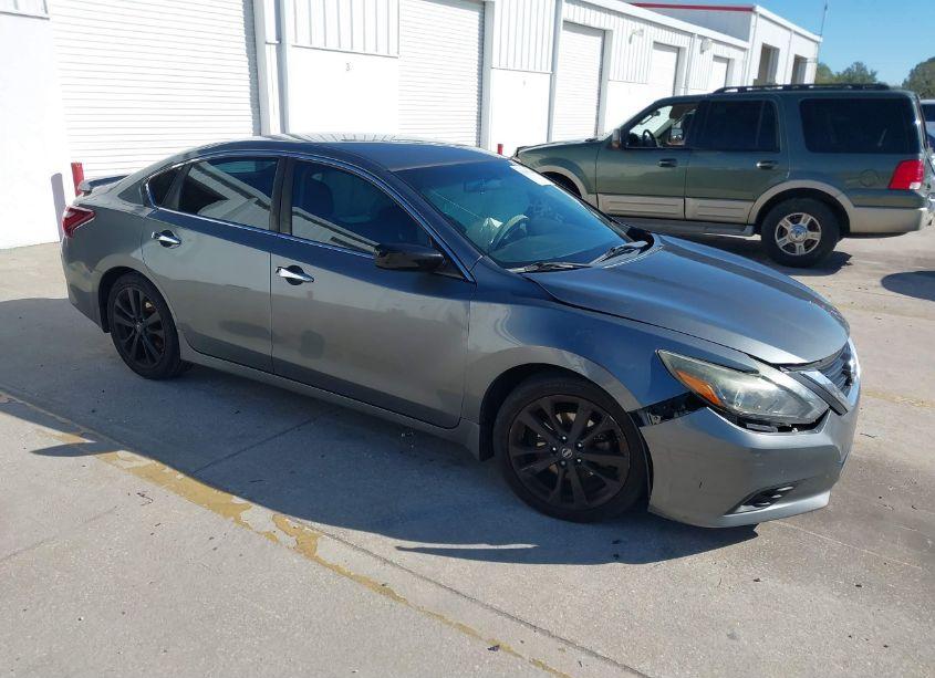 2017 Nissan Altima 2.5 SR (VIN 1N4AL3AP2HC235797) main photo