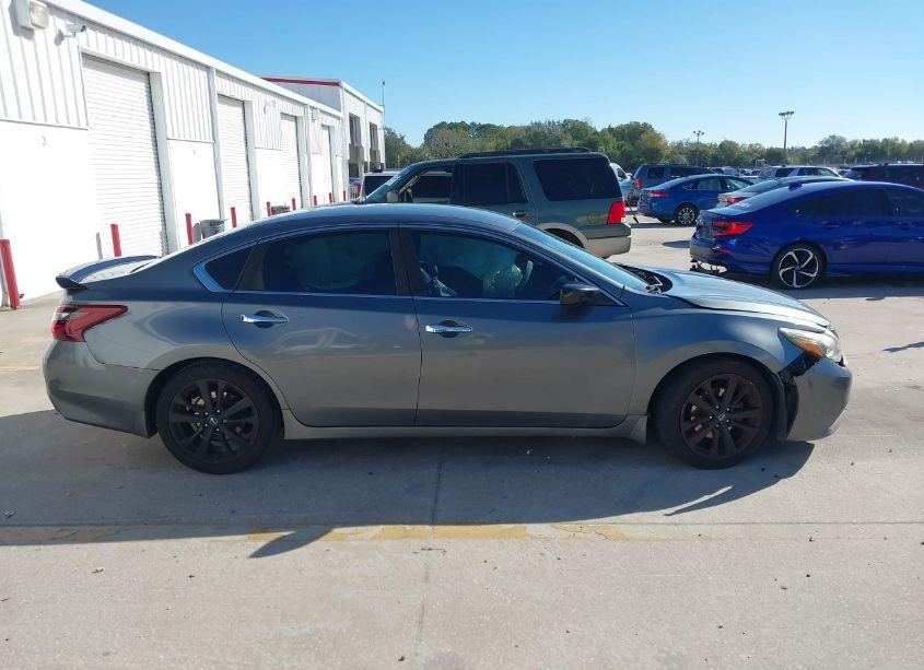 Photo 13 of 2017 Nissan Altima 2.5 SR (VIN 1N4AL3AP2HC235797)