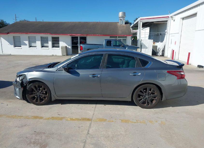 Photo 14 of 2017 Nissan Altima 2.5 SR (VIN 1N4AL3AP2HC235797)