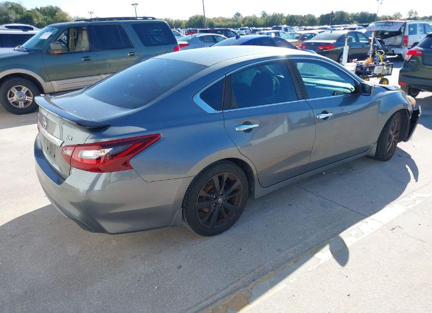 Photo 4 of 2017 Nissan Altima 2.5 SR (VIN 1N4AL3AP2HC235797)