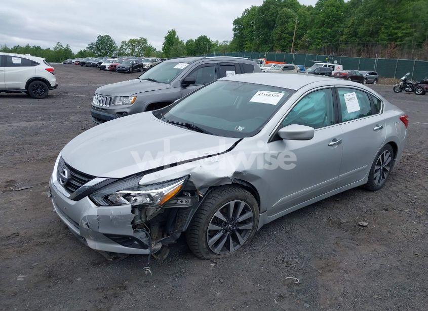 Photo 2 of 2017 Nissan Altima 2.5 SV (VIN 1N4AL3AP2HC239414)