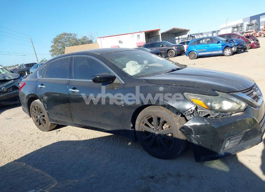 Photo 13 of 2017 Nissan Altima 2.5 SR (VIN 1N4AL3AP2HC247478)