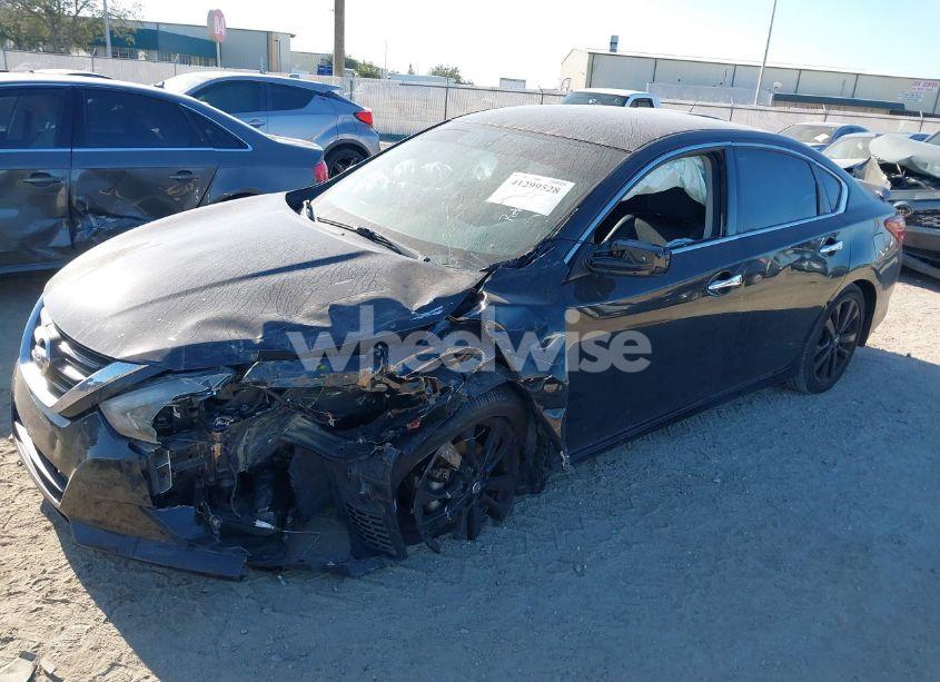 Photo 2 of 2017 Nissan Altima 2.5 SR (VIN 1N4AL3AP2HC247478)