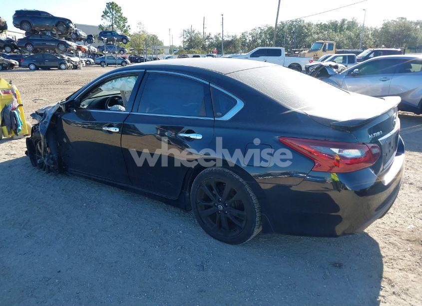 Photo 3 of 2017 Nissan Altima 2.5 SR (VIN 1N4AL3AP2HC247478)