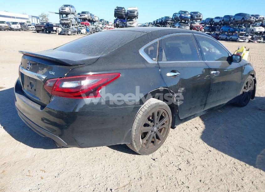 Photo 4 of 2017 Nissan Altima 2.5 SR (VIN 1N4AL3AP2HC247478)