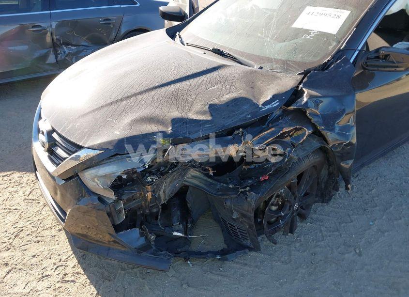 Photo 6 of 2017 Nissan Altima 2.5 SR (VIN 1N4AL3AP2HC247478)