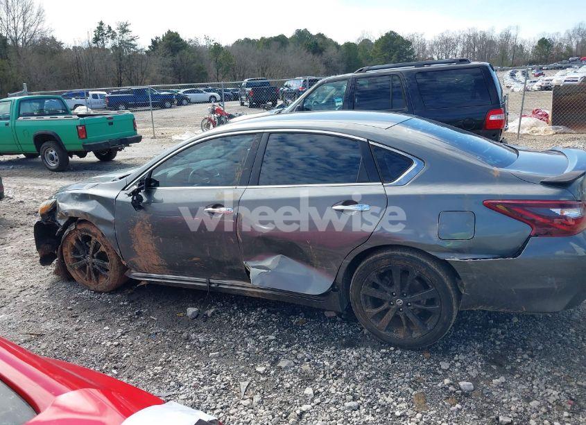 Photo 14 of 2017 Nissan Altima 2.5 SR (VIN 1N4AL3AP2HC253202)