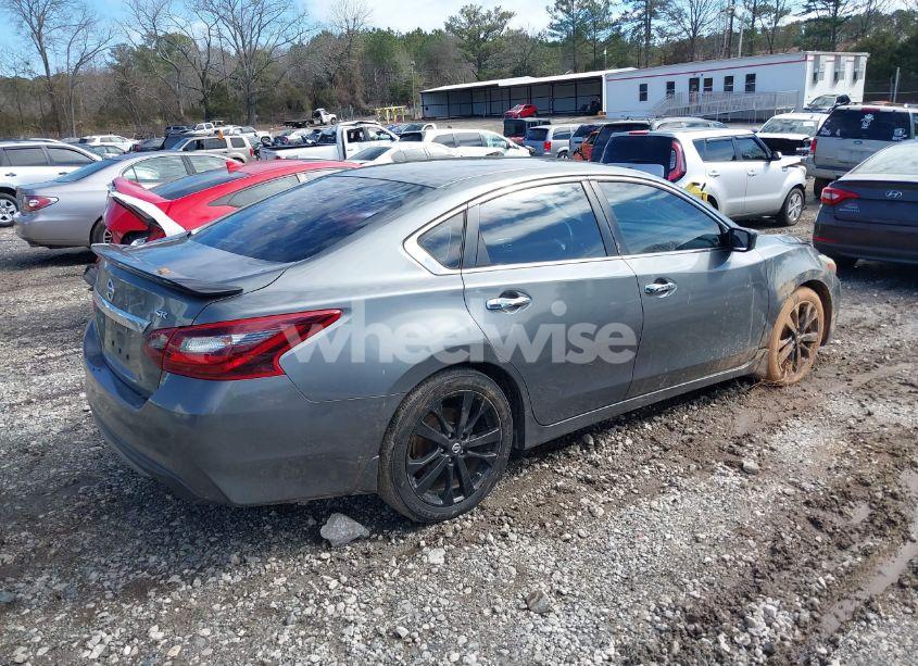 Photo 4 of 2017 Nissan Altima 2.5 SR (VIN 1N4AL3AP2HC253202)