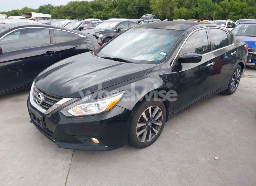 Photo 2 of 2017 Nissan Altima 2.5 SV (VIN 1N4AL3AP2HC253975)