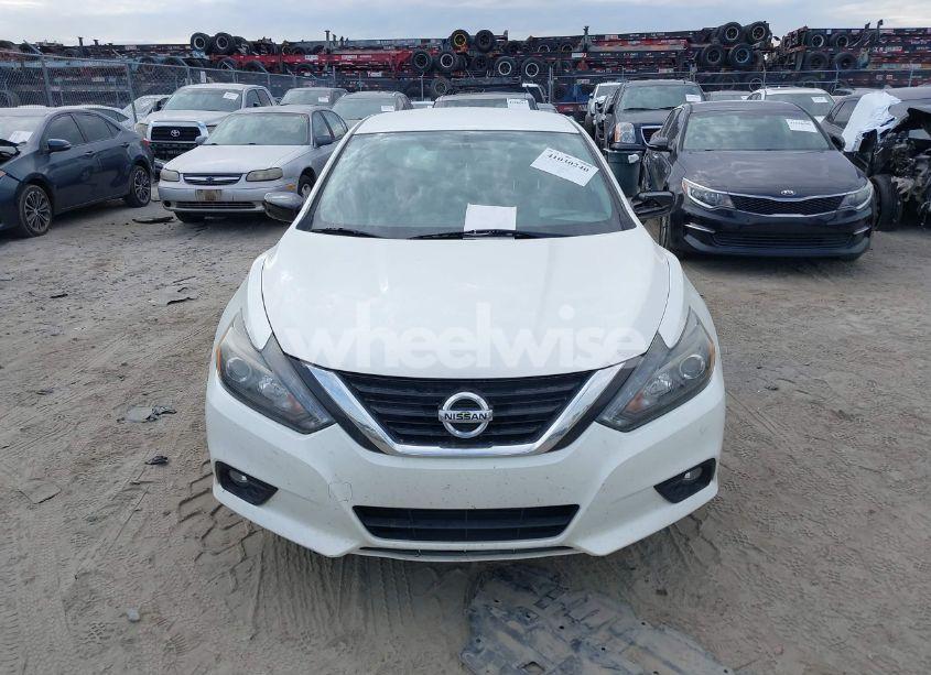 Photo 11 of 2017 Nissan Altima 2.5 SR (VIN 1N4AL3AP2HC268010)