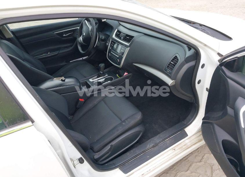 Photo 5 of 2017 Nissan Altima 2.5 SR (VIN 1N4AL3AP2HC268010)