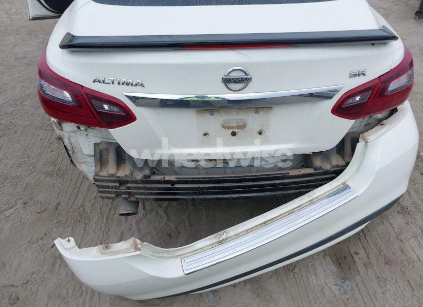 Photo 6 of 2017 Nissan Altima 2.5 SR (VIN 1N4AL3AP2HC268010)
