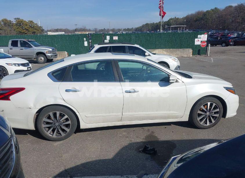 Photo 13 of 2017 Nissan Altima 2.5 SL (VIN 1N4AL3AP2HC272736)