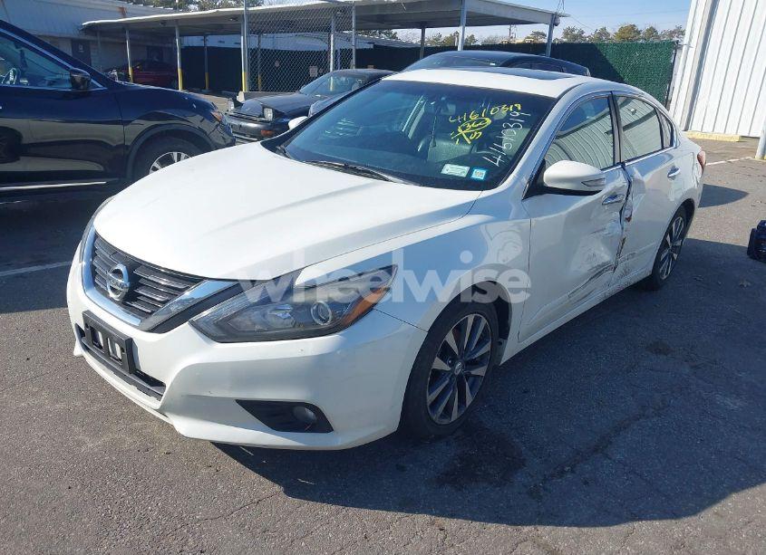 Photo 2 of 2017 Nissan Altima 2.5 SL (VIN 1N4AL3AP2HC272736)